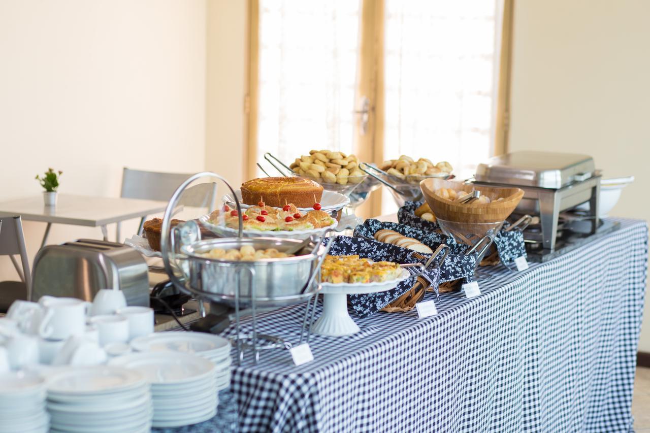 Happy Inn Hotel Жагуариуна Экстерьер фото